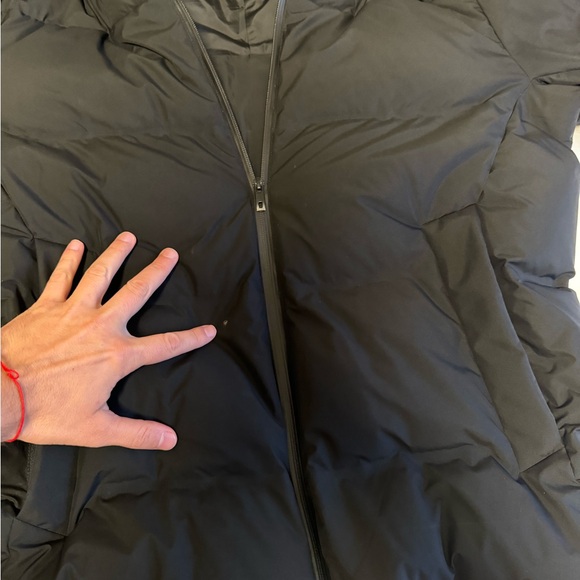 Uniqlo Black Ultra Light Down Zip Puffer Jacket GENTLY WORN SIZE LARGE - Picture 6 of 7